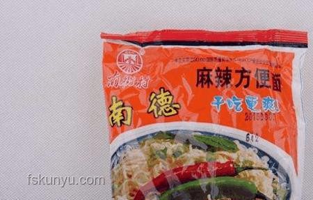现代食品科技下，腐乳与方便面调料鲜味对比